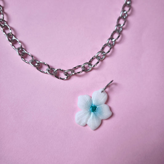 Charm artesanal floral en arcilla polimérica hecho en España. Acero inoxidable. Livianos. Stock limitado