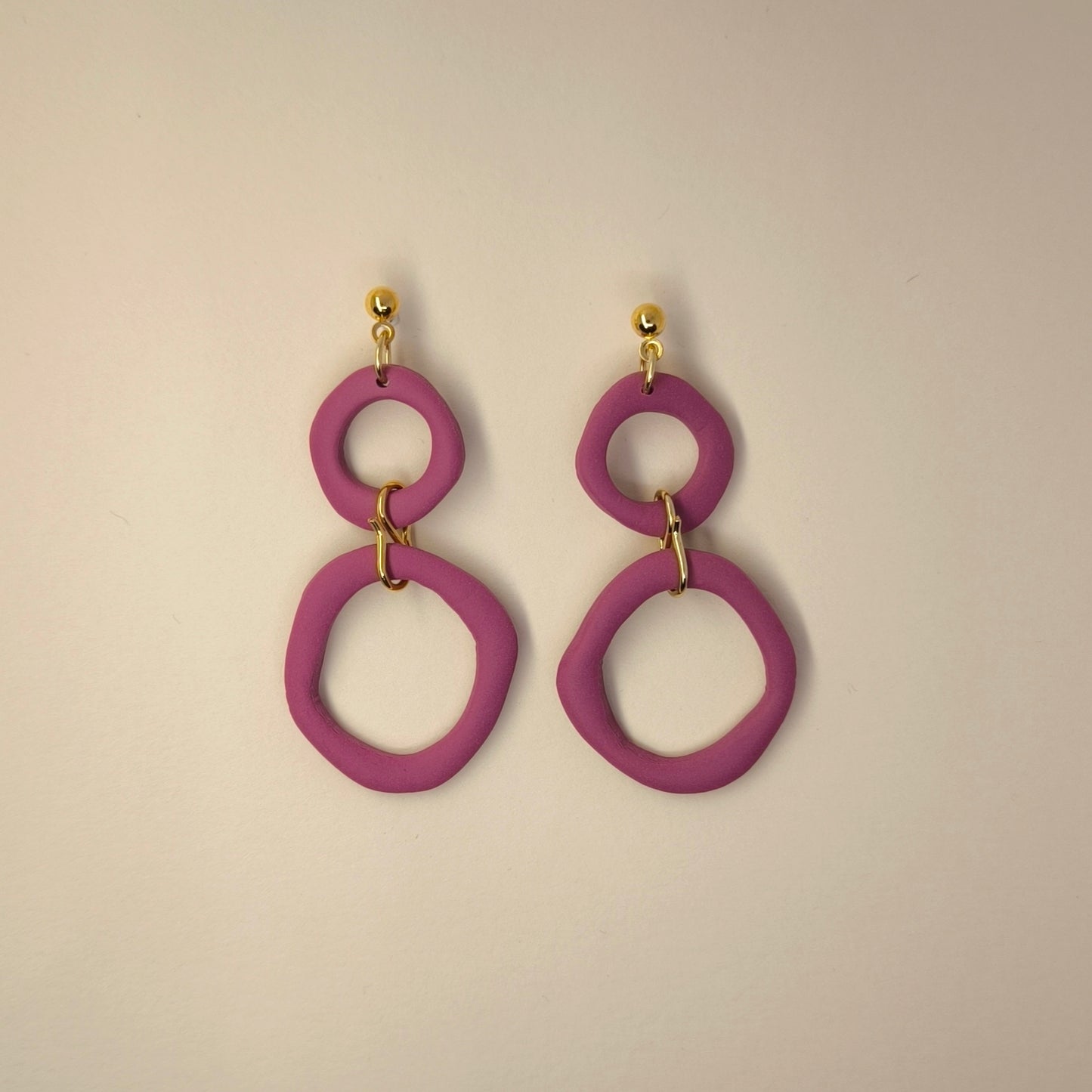 Pendiente Juna magenta