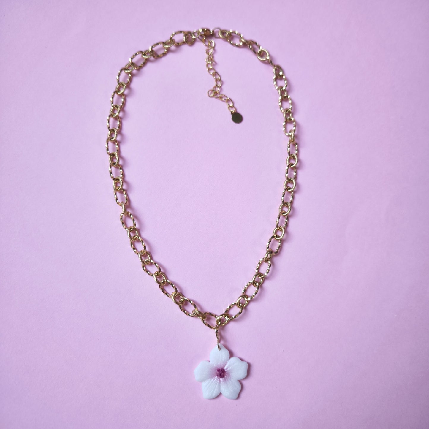 Collar flor Lupe blanco y rosa cadena