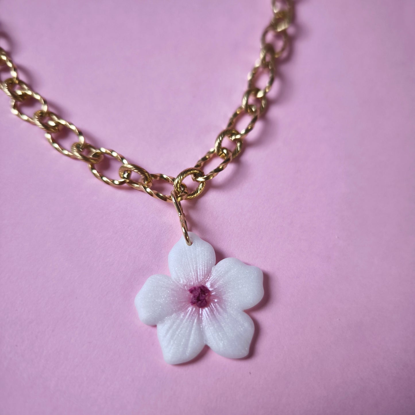 Collar flor Lupe blanco y rosa cadena