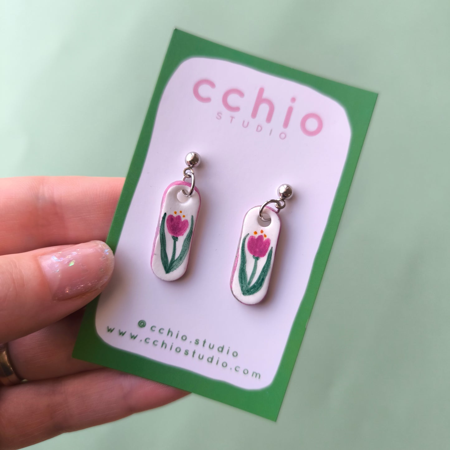 Pendientes pintados a mano oval tulipán púrpura