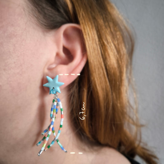 Pendientes artesanales en arcilla polimérica estrella, fuego artificial. Hipoalergenicos, livianos. Hechos en España. Stock limitado. Acero inoxidable