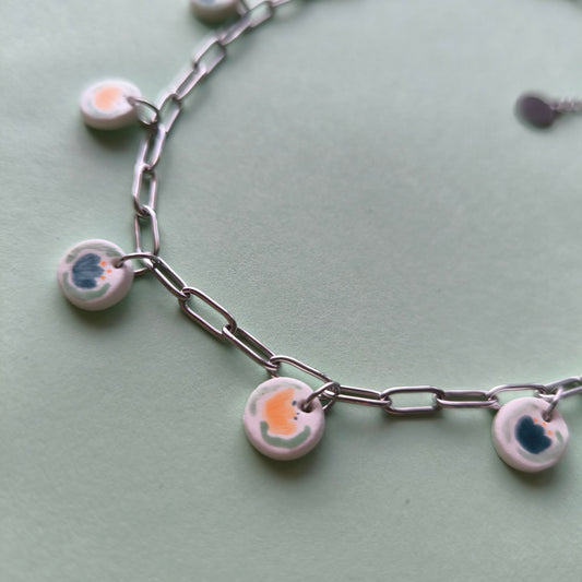 collar artesanales en arcilla polimérica. Hipoalergenicos, livianos. Hechos en España. Stock limitado. Acero inoxidable. Pintado a mano