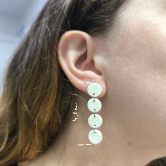 pendiente artesanal en arcilla polimérica. Hipoalergenicos, livianos. Hechos en España. Stock limitado. Acero inoxidable.