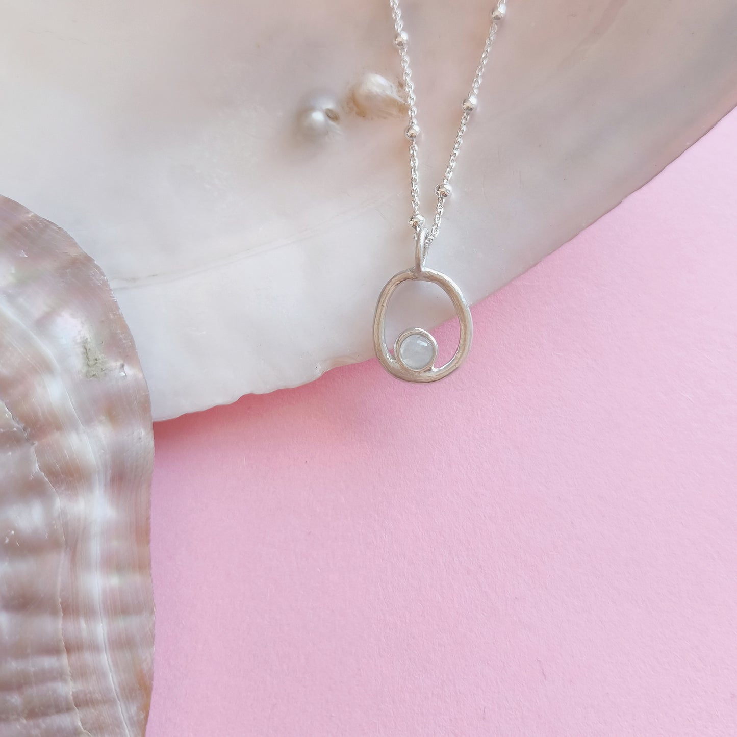 Colgante artesanal Lina en plata combinado piedra de luna