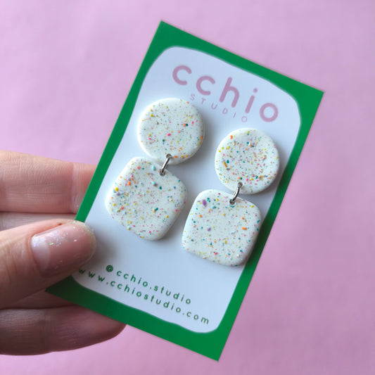 Pendiente Inés blanco hueso salpicado multicolor