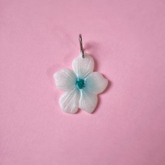 Charm artesanal floral en arcilla polimérica hecho en España. Acero inoxidable. Livianos. Stock limitado