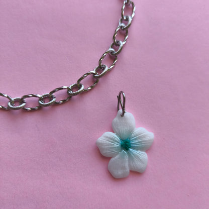 charm artesanal floral Lupe en arcilla polimérica, hecho en España. Acero inoxidable. Livianos. Stock limitado. 