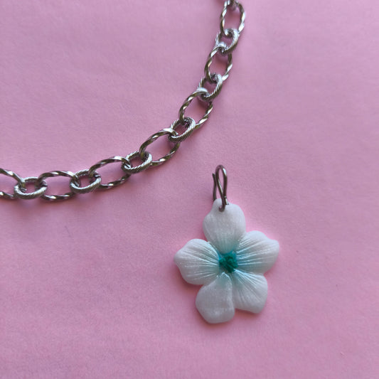 charm artesanal floral Lupe en arcilla polimérica, hecho en España. Acero inoxidable. Livianos. Stock limitado. 