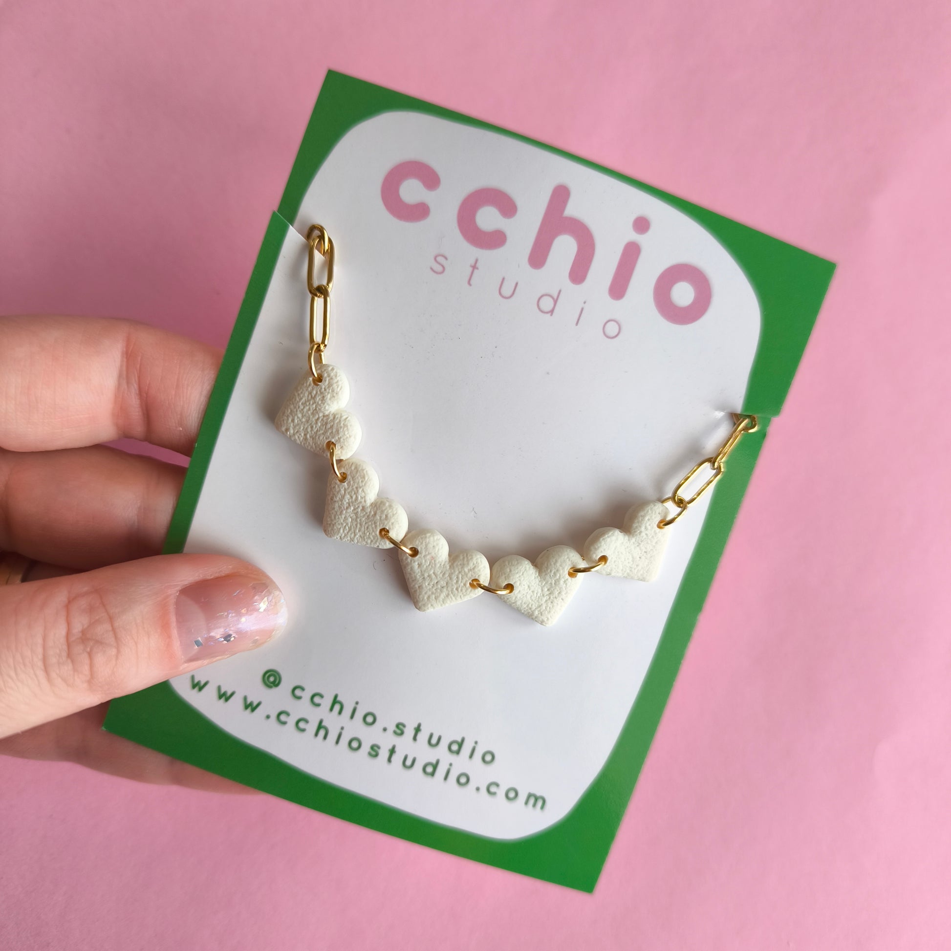 Collar artesanal en arcilla polimérica con relieve. Hipoalergenicos, livianos. Hechos en España. Stock limitado. Acero inoxidable. 