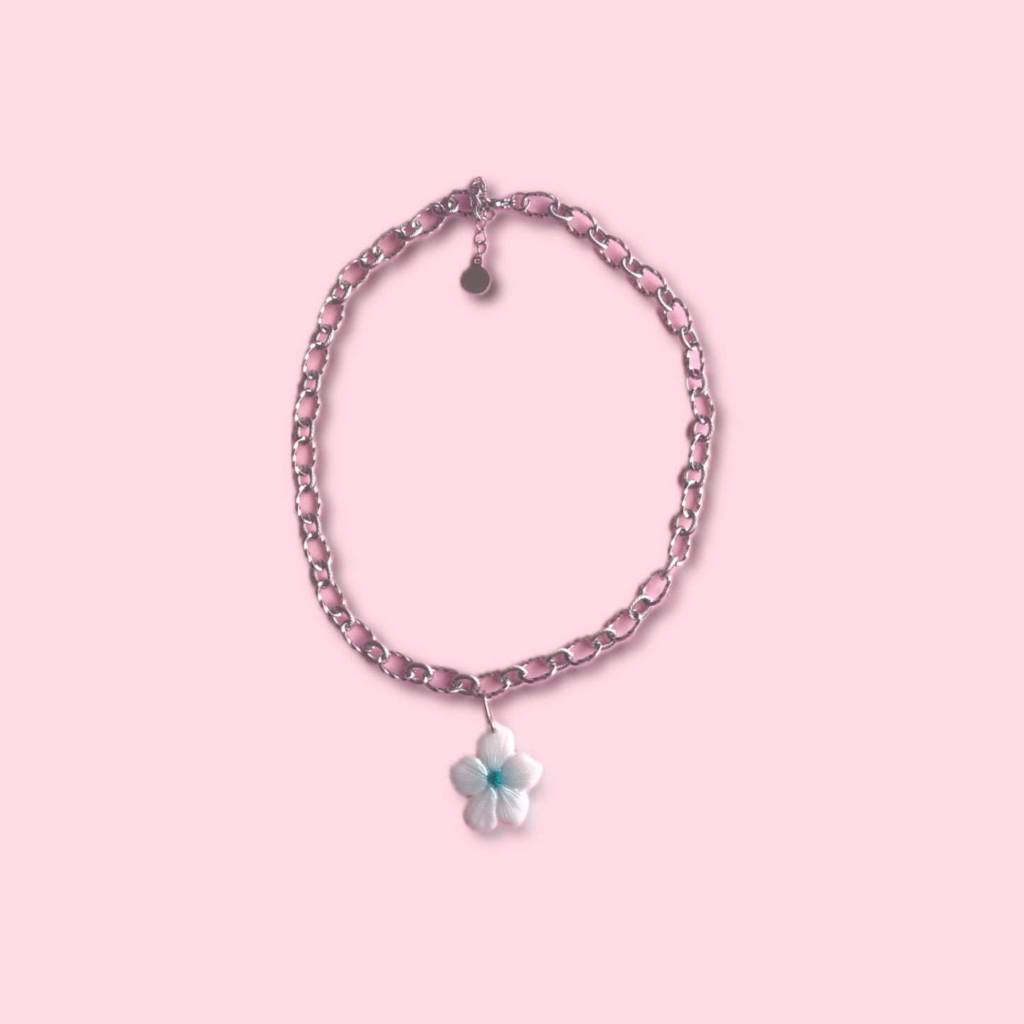 Cadena flor Lupe  blanco glitter y verde aqua