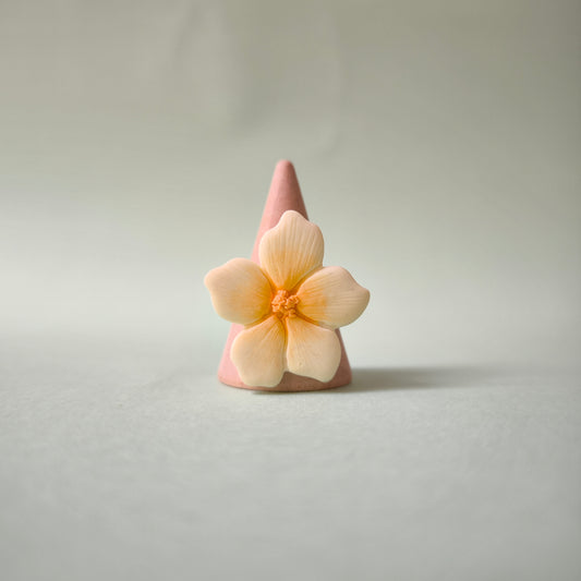Anillo Flor Lupe amarillo pastel