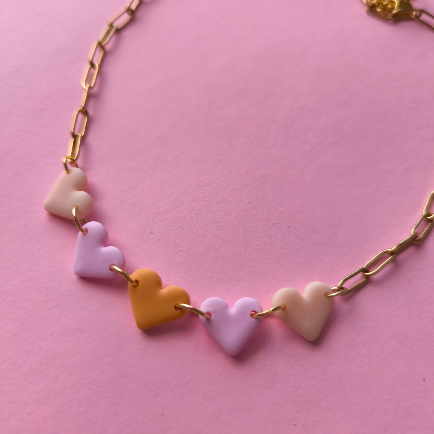 Collar mini corazón rosa y naranja