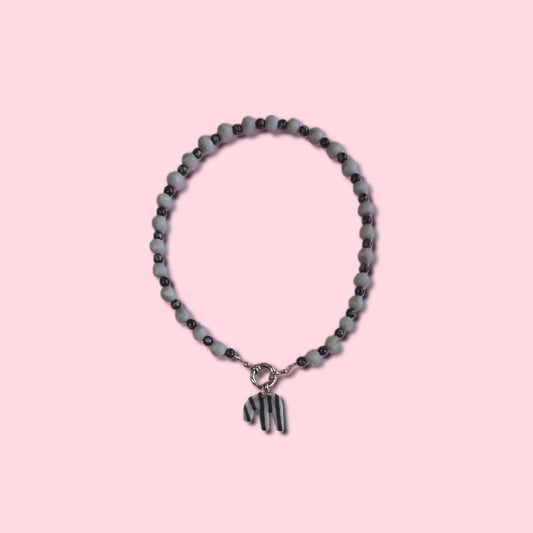 Collar Ona plateado y negro