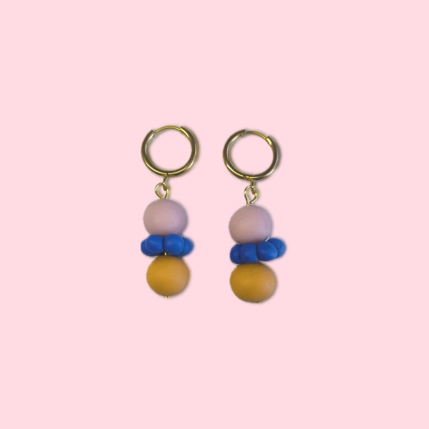 Pendiente Lola rosa, azul klein, y naranja claro