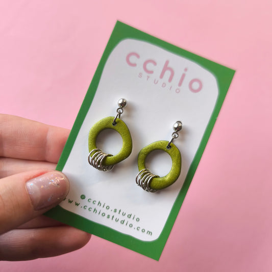 Pendientes artesanales en arcilla polimérica. Hipoalergenicos, livianos. Hechos en España. Stock limitado. Acero inoxidable