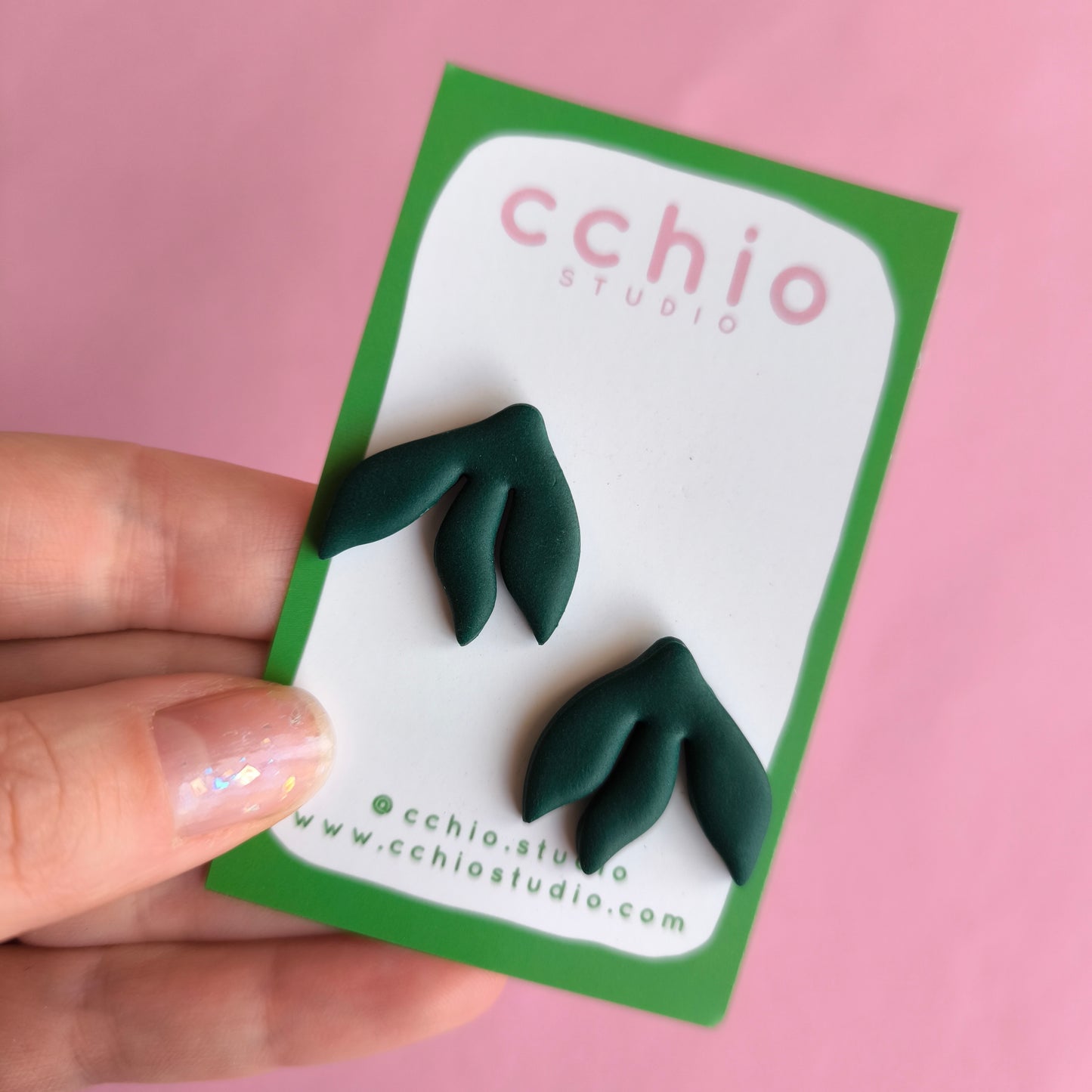 Pendiente artesanal en arcilla polimérica con relieve. Hipoalergenicos, livianos. Hechos en España. Stock limitado. Acero inoxidable. 