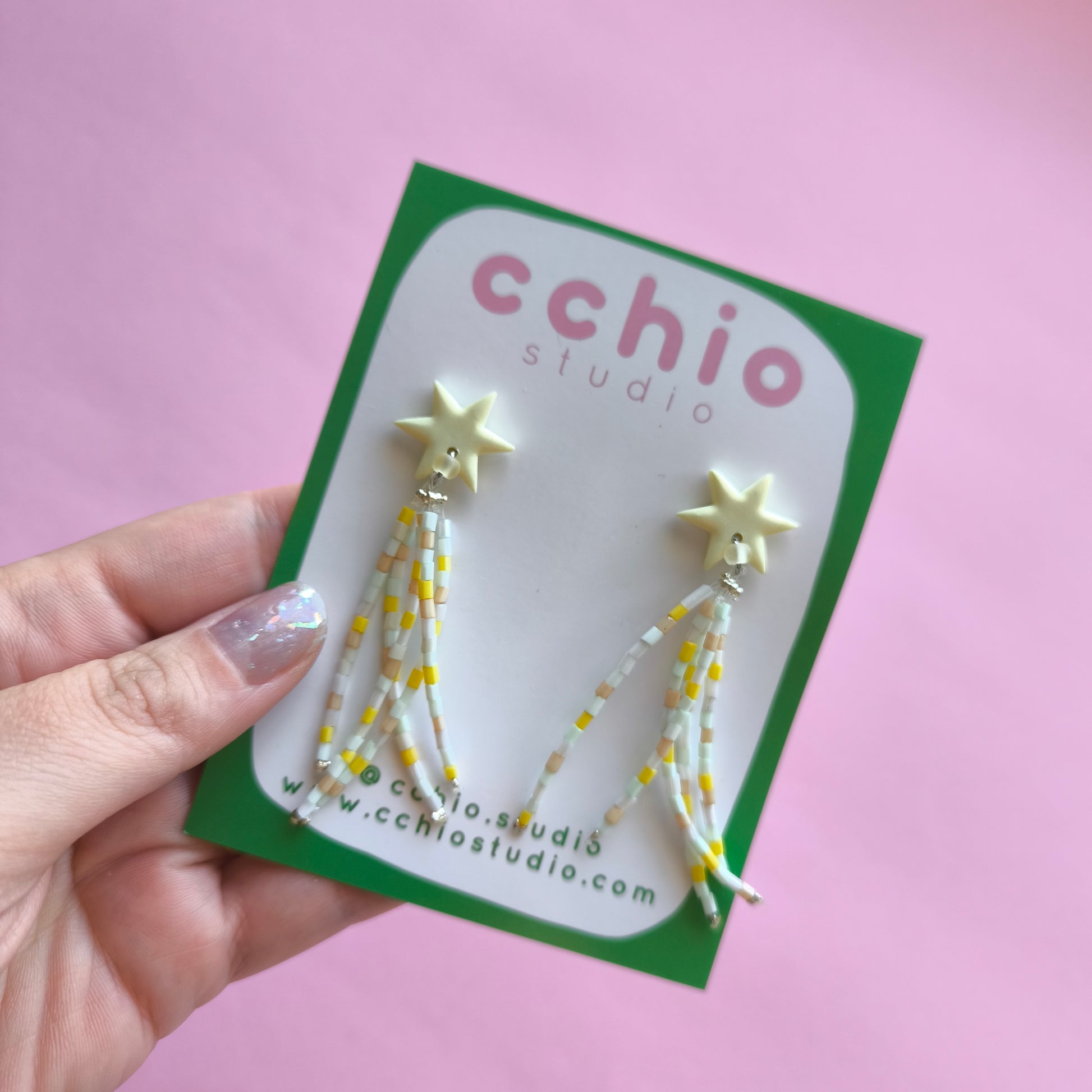Pendientes artesanales en arcilla polimérica estrella, fuego artificial. Hipoalergenicos, livianos. Hechos en España. Stock limitado. Acero inoxidable