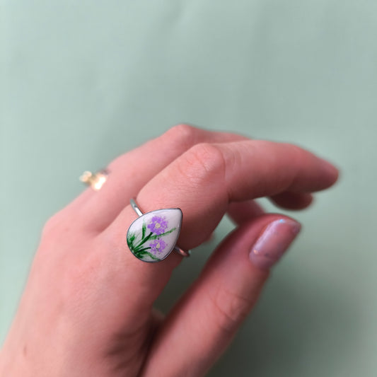 anillo artesanal en arcilla polimérica con relieve. Hipoalergenicos, livianos. Hechos en España. Stock limitado. Acero inoxidable.  Pintado a mano