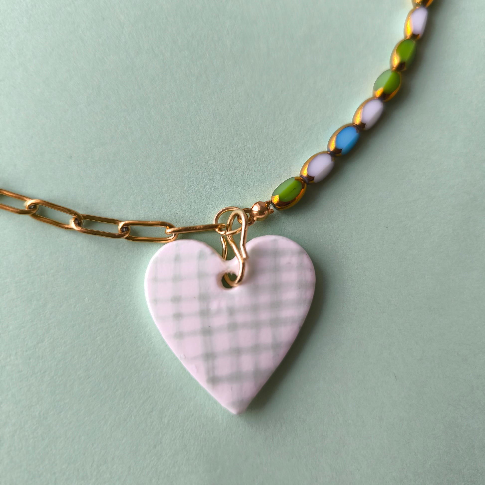 collar artesanales en arcilla polimérica. Hipoalergenicos, livianos. Hechos en España. Stock limitado. Acero inoxidable. Pintado a mano