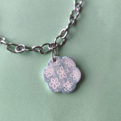 collar artesanales en arcilla polimérica. Hipoalergenicos, livianos. Hechos en España. Stock limitado. Acero inoxidable. Pintado a mano