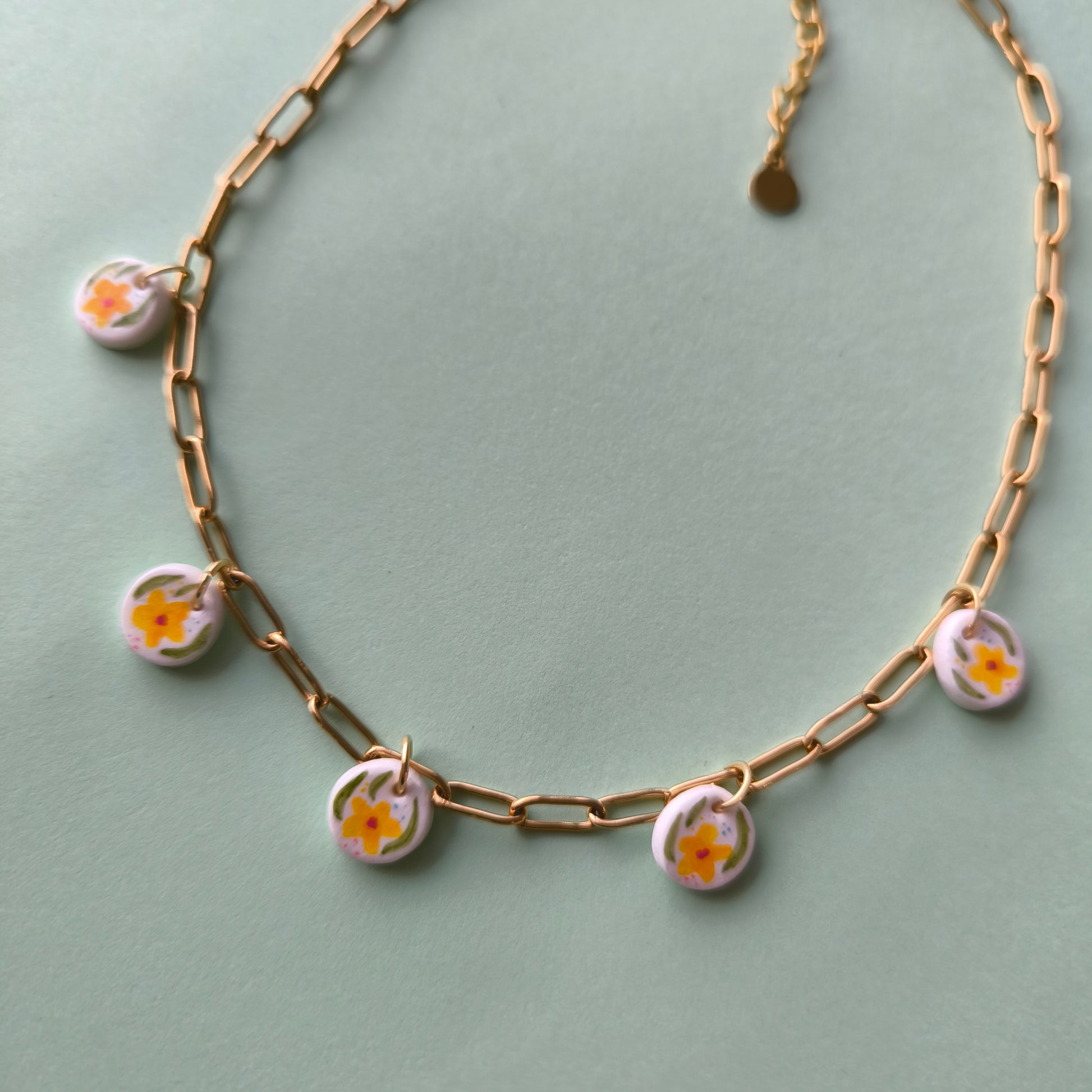 collar artesanales en arcilla polimérica. Hipoalergenicos, livianos. Hechos en España. Stock limitado. Acero inoxidable. Pintado a mano