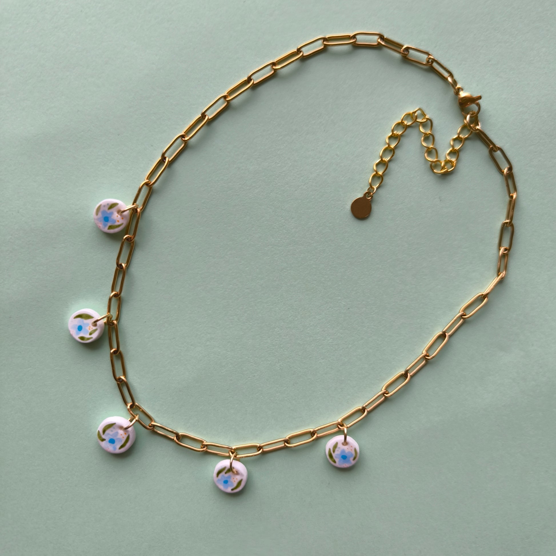 collar artesanales en arcilla polimérica. Hipoalergenicos, livianos. Hechos en España. Stock limitado. Acero inoxidable. Pintado a mano