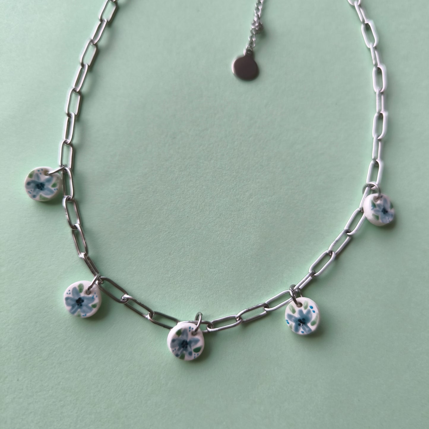 collar artesanales en arcilla polimérica. Hipoalergenicos, livianos. Hechos en España. Stock limitado. Acero inoxidable. Pintado a mano