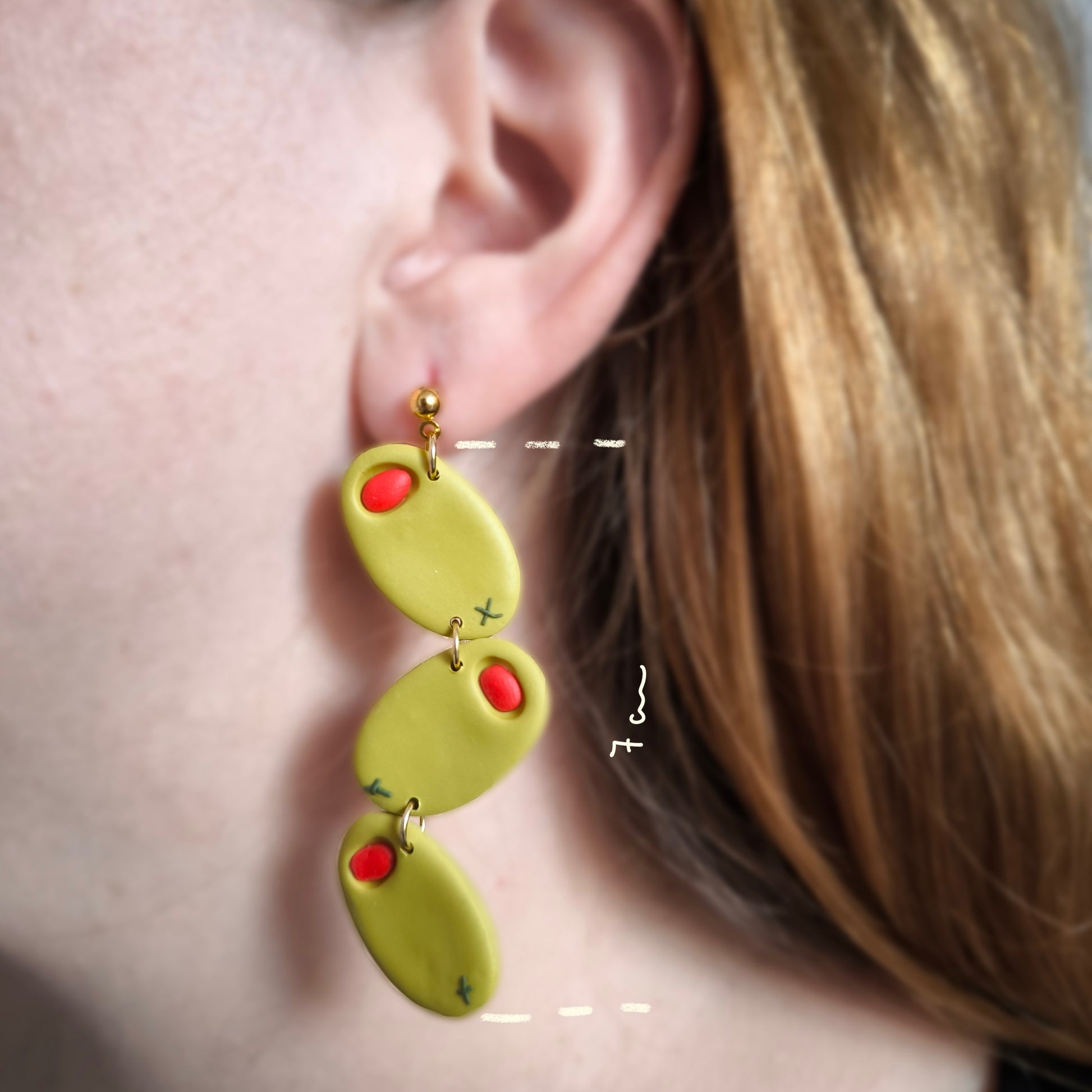 Pendientes artesanales en arcilla polimérica forma olivas. Hipoalergenicos, livianos. Hechos en España. Stock limitado. Acero inoxidable