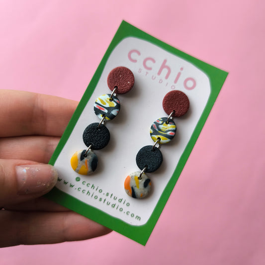 pendiente artesanal en arcilla polimérica. Hipoalergenicos, livianos. Hechos en España. Stock limitado. Acero inoxidable.