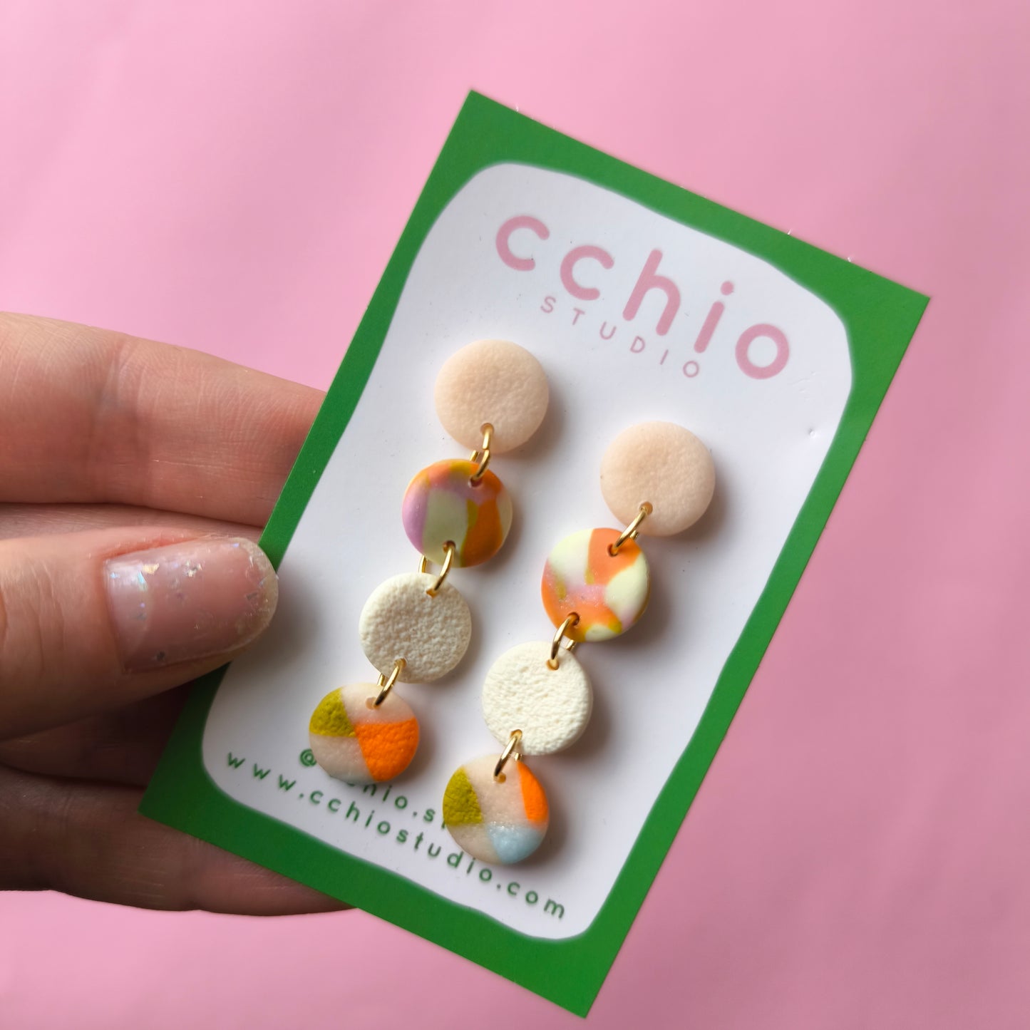 pendiente artesanal en arcilla polimérica. Hipoalergenicos, livianos. Hechos en España. Stock limitado. Acero inoxidable.