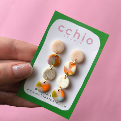 pendiente artesanal en arcilla polimérica. Hipoalergenicos, livianos. Hechos en España. Stock limitado. Acero inoxidable.