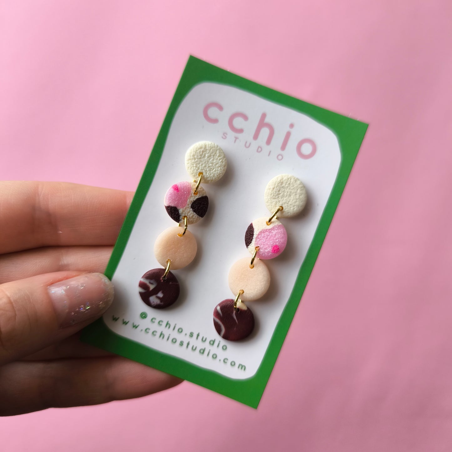 pendiente artesanal en arcilla polimérica. Hipoalergenicos, livianos. Hechos en España. Stock limitado. Acero inoxidable.