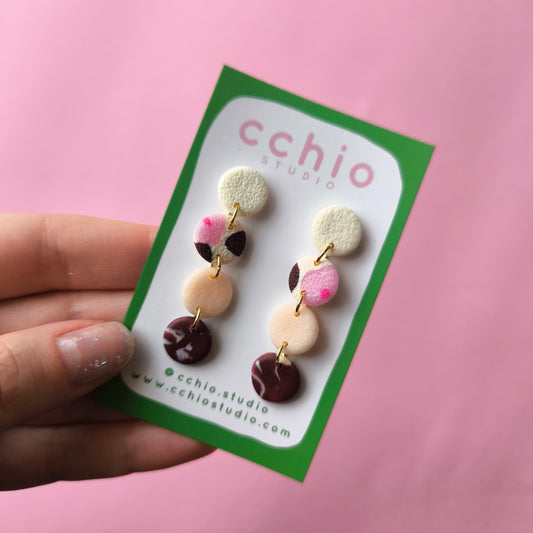 pendiente artesanal en arcilla polimérica. Hipoalergenicos, livianos. Hechos en España. Stock limitado. Acero inoxidable.