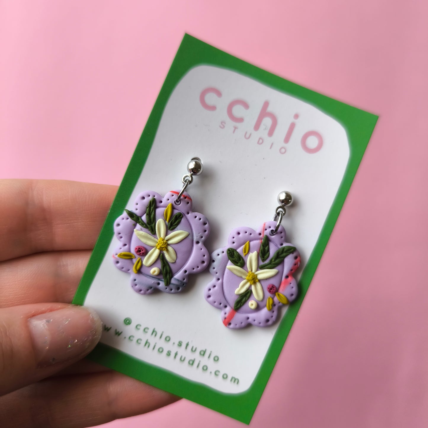 Pendientes artesanales en arcilla polimérica con relieve. Hipoalergenicos, livianos. Hechos en España. Stock limitado. Acero inoxidable. 