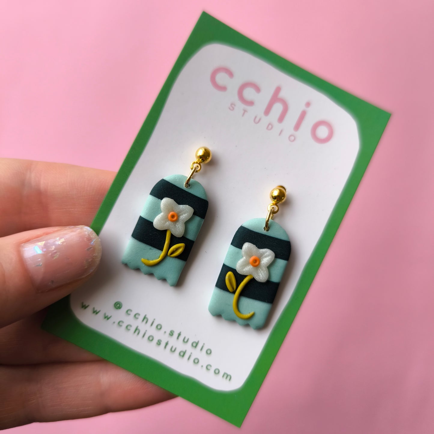 Pendientes artesanales en arcilla polimérica con relieve. Hipoalergenicos, livianos. Hechos en España. Stock limitado. Acero inoxidable. 