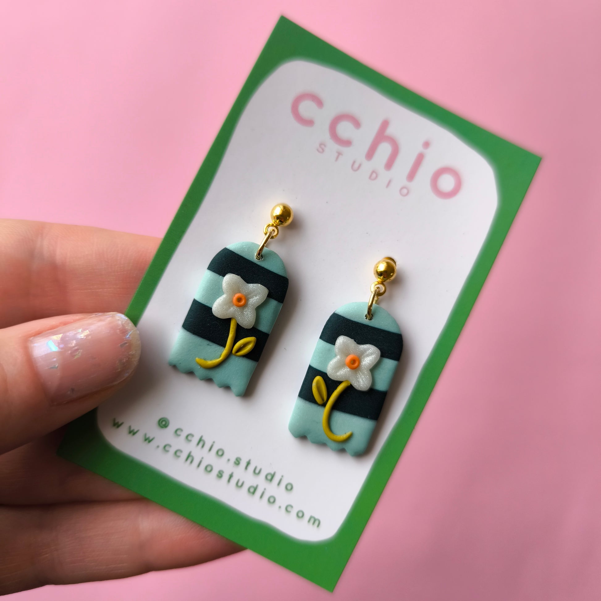 Pendientes artesanales en arcilla polimérica con relieve. Hipoalergenicos, livianos. Hechos en España. Stock limitado. Acero inoxidable. 