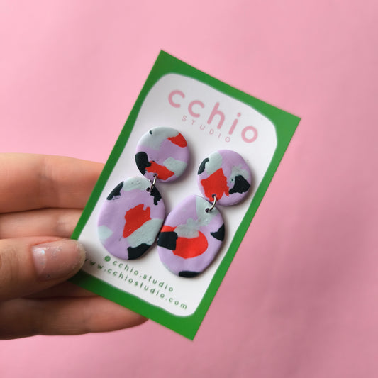 Pendiente artesanal en arcilla polimérica con relieve. Hipoalergenicos, livianos. Hechos en España. Stock limitado. Acero inoxidable. 