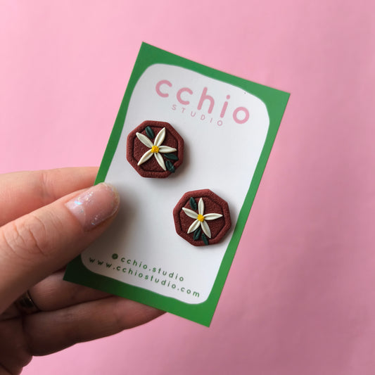 Pendientes artesanales en arcilla polimérica con relieve. Hipoalergenicos, livianos. Hechos en España. Stock limitado. Acero inoxidable. 