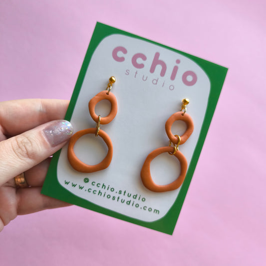 Pendientes artesanales en arcilla polimérica. Hipoalergenicos, livianos. Hechos en España. Stock limitado. Acero inoxidable