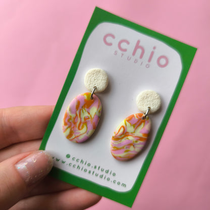 Pendiente artesanal en arcilla polimérica. Hipoalergenicos, livianos. Hechos en España. Stock limitado. Acero inoxidable. 