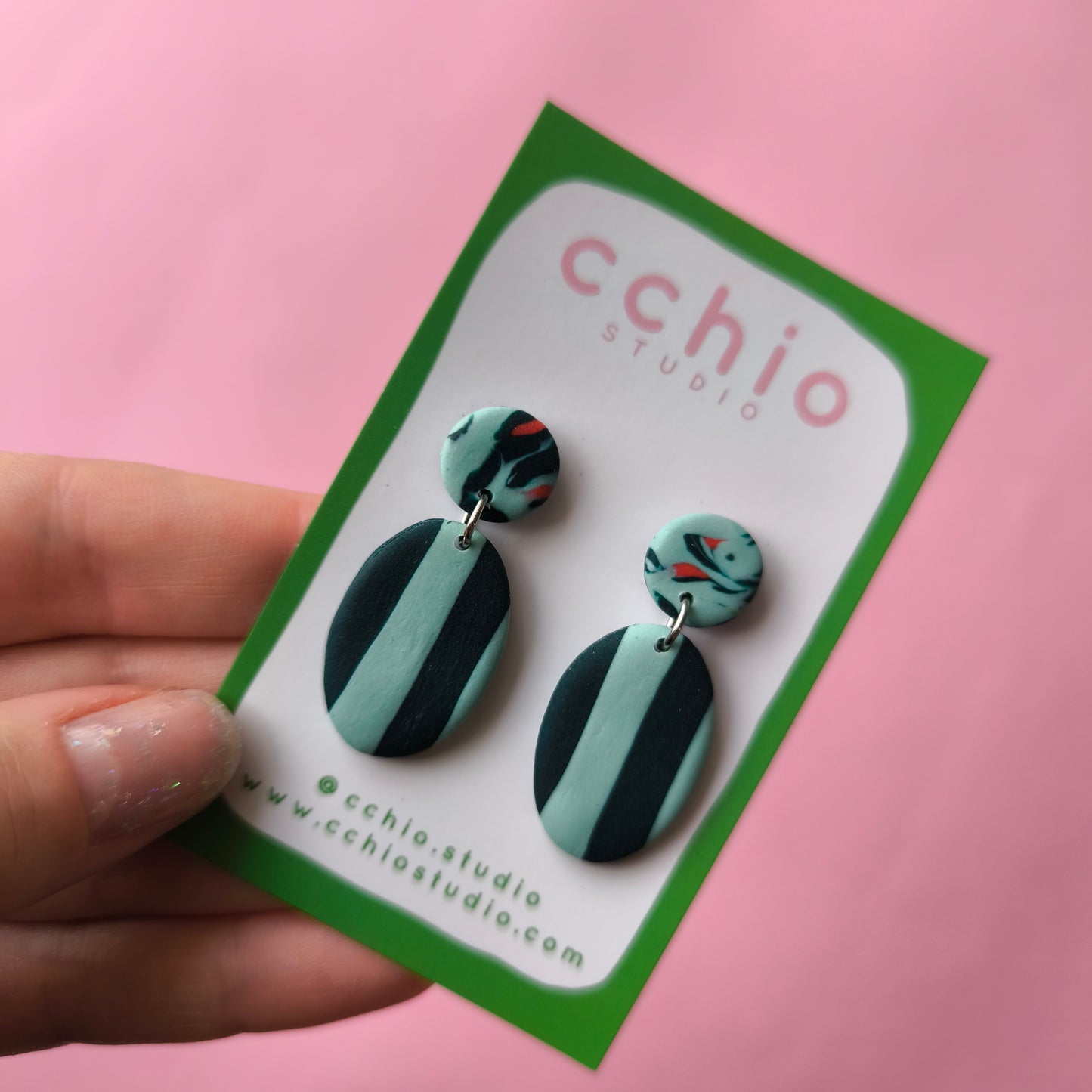 Pendiente artesanal en arcilla polimérica. Hipoalergenicos, livianos. Hechos en España. Stock limitado. Acero inoxidable. 