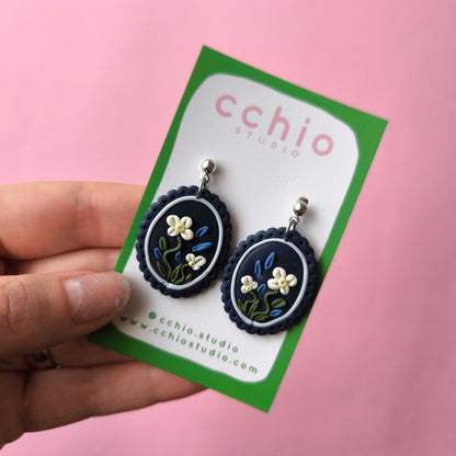 Pendientes artesanales en arcilla polimérica con relieve. Hipoalergenicos, livianos. Hechos en España. Stock limitado. Acero inoxidable. 