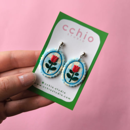 Pendientes artesanales en arcilla polimérica con relieve. Hipoalergenicos, livianos. Hechos en España. Stock limitado. Acero inoxidable. 