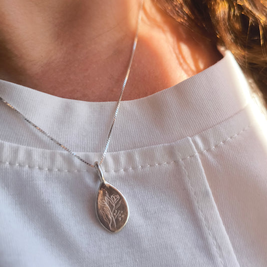 *one of a kind* Collar Memoria